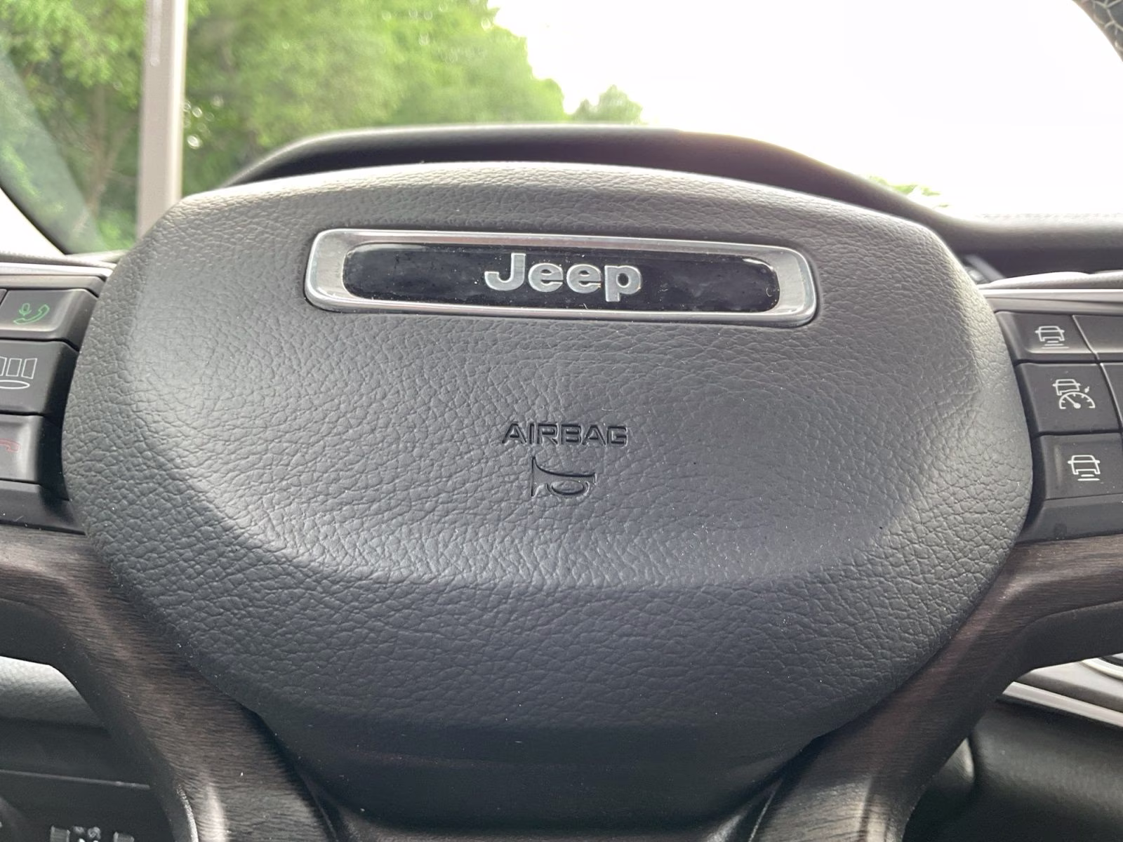 2023 Silver Zynith Jeep Grand Cherokee L Limited 4X4 SUV