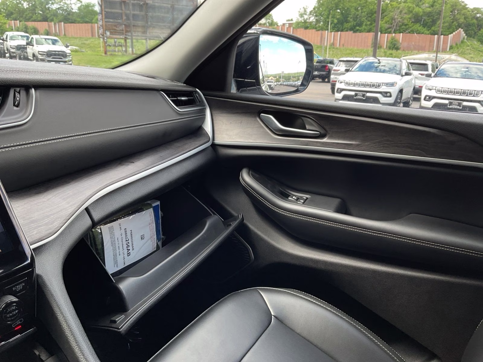 2023 Silver Zynith Jeep Grand Cherokee L Limited 4X4 SUV