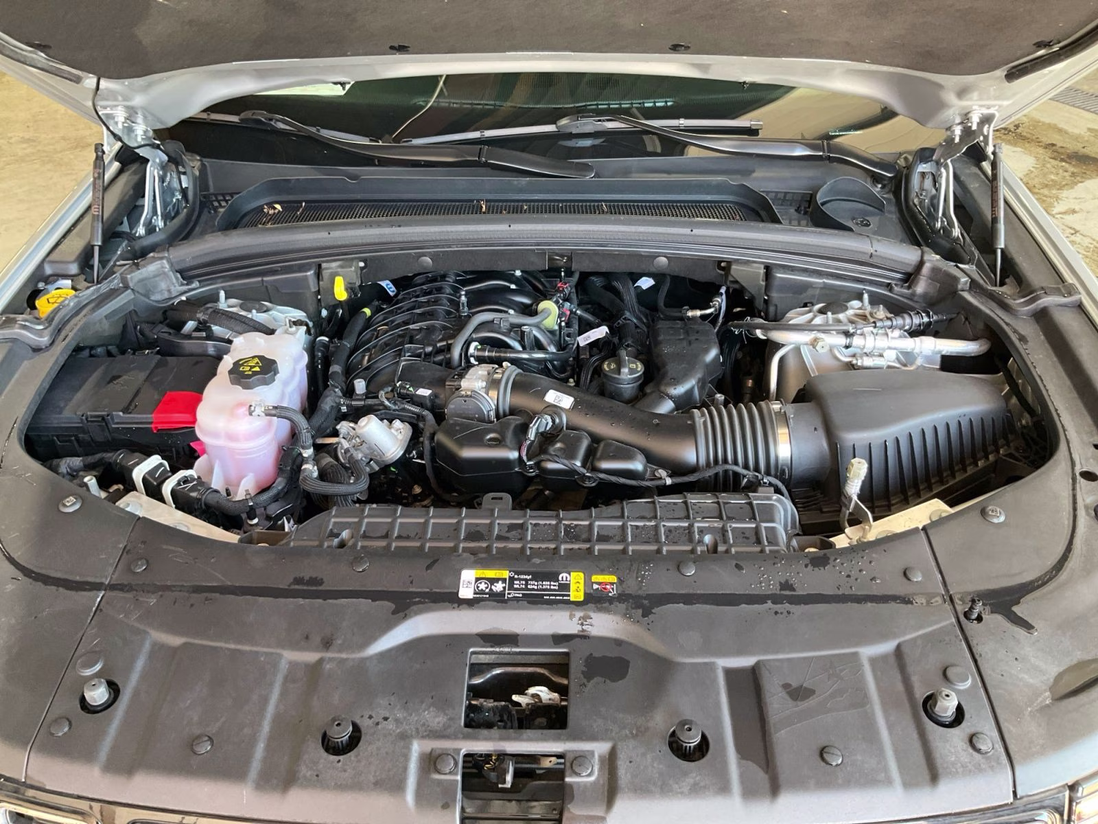 2023 Silver Zynith Jeep Grand Cherokee L Limited 4X4 SUV