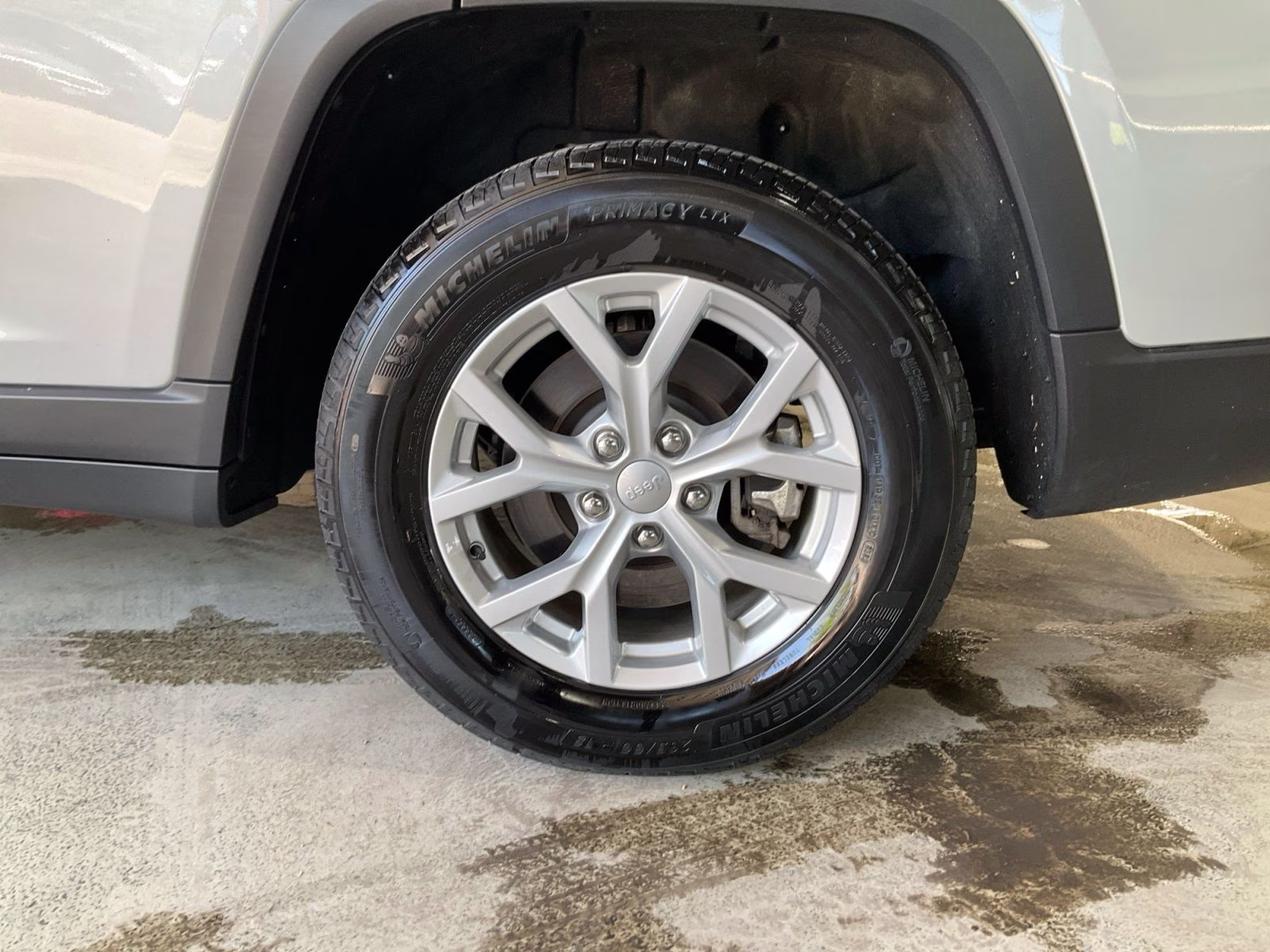 2023 Silver Zynith Jeep Grand Cherokee L Limited 4X4 SUV
