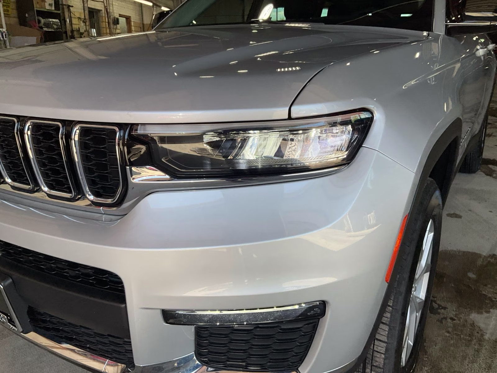 2023 Silver Zynith Jeep Grand Cherokee L Limited 4X4 SUV
