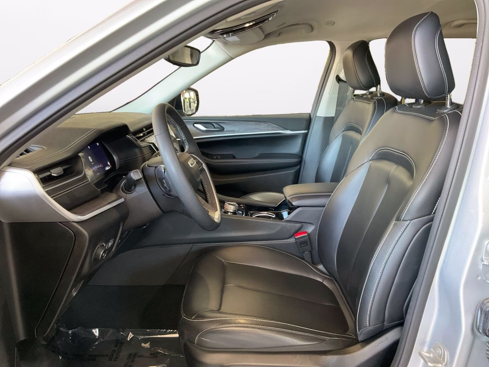 2023 Silver Zynith Jeep Grand Cherokee L Limited 4X4 SUV