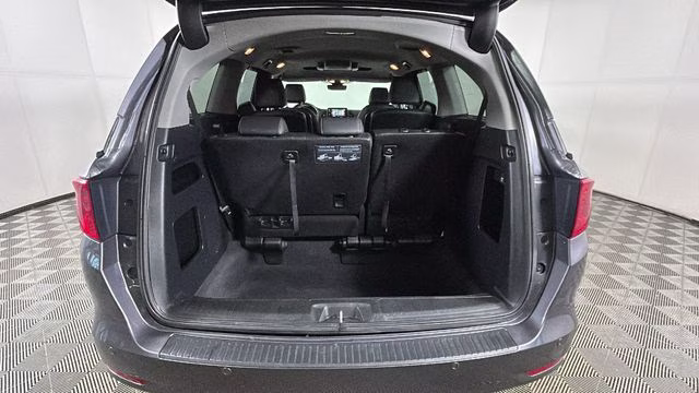 2021 Gray Honda Odyssey Touring FWD Van