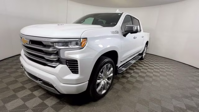 2023 Iridescent Pearl Tricoat Chevrolet Silverado 1500 High Country 4X4 Truck