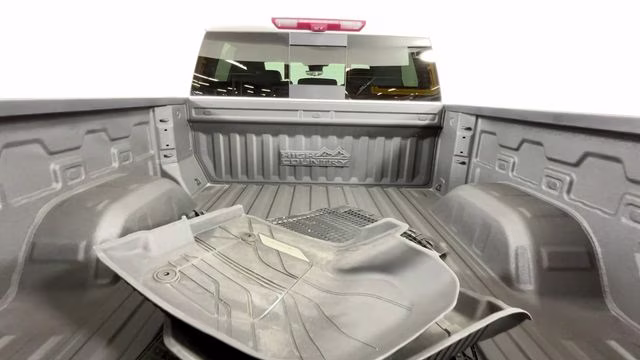 2023 Iridescent Pearl Tricoat Chevrolet Silverado 1500 High Country 4X4 Truck