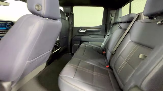 2023 Iridescent Pearl Tricoat Chevrolet Silverado 1500 High Country 4X4 Truck