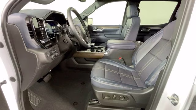 2023 Iridescent Pearl Tricoat Chevrolet Silverado 1500 High Country 4X4 Truck