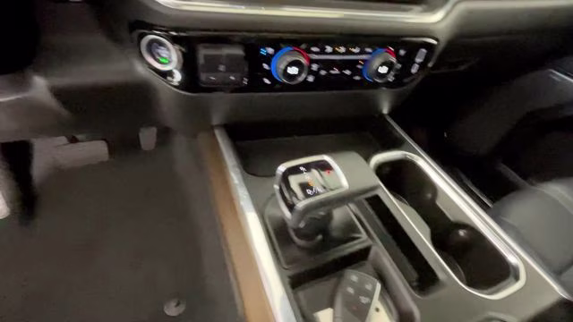 2023 Iridescent Pearl Tricoat Chevrolet Silverado 1500 High Country 4X4 Truck