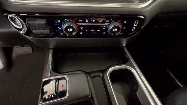 2023 Iridescent Pearl Tricoat Chevrolet Silverado 1500 High Country 4X4 Truck