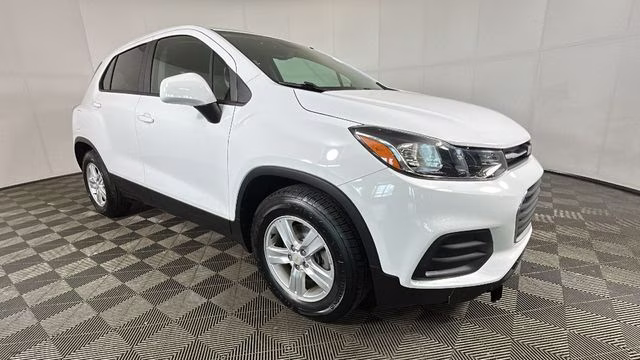 2020 Summit White Chevrolet Trax LS FWD SUV