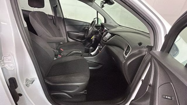 2020 Summit White Chevrolet Trax LS FWD SUV