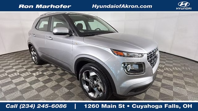2023 Shimmering Silver Hyundai Venue SEL FWD SUV
