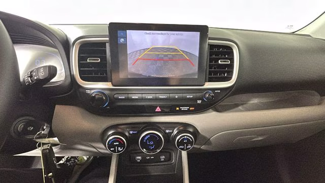 2023 Shimmering Silver Hyundai Venue SEL FWD SUV