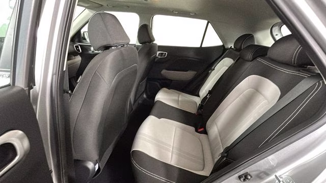 2023 Shimmering Silver Hyundai Venue SEL FWD SUV