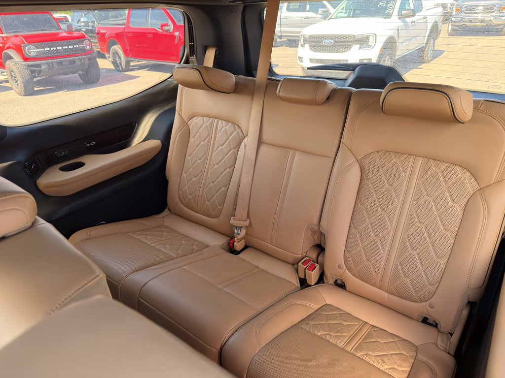 2022 Luxury White Pearlcoat Jeep Grand Wagoneer Series III 4X4 SUV