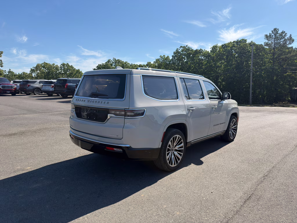 2022 Luxury White Pearlcoat Jeep Grand Wagoneer Series III 4X4 SUV