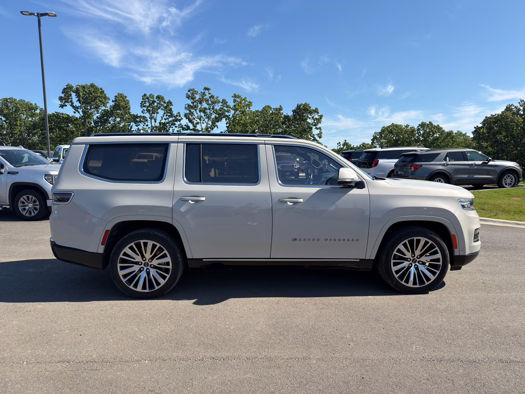 2022 Luxury White Pearlcoat Jeep Grand Wagoneer Series III 4X4 SUV