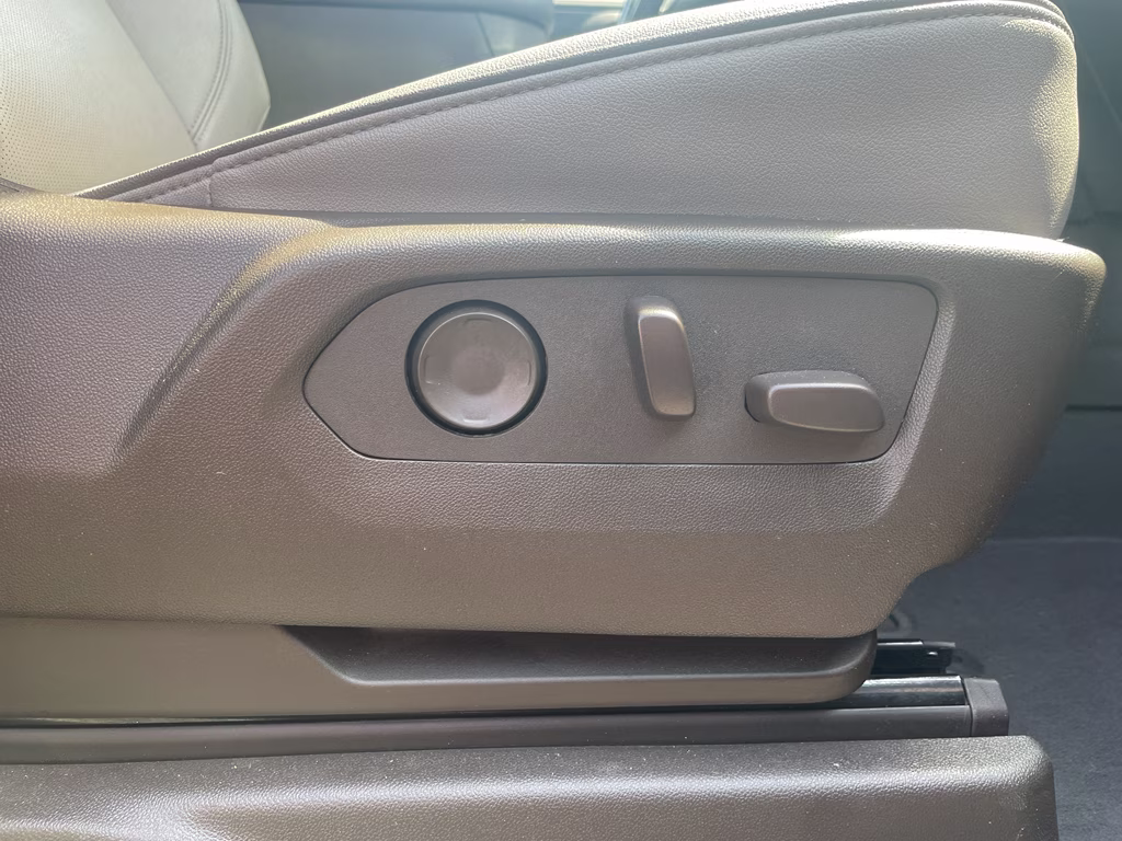 2024 Onyx Black GMC Yukon SLT RWD SUV