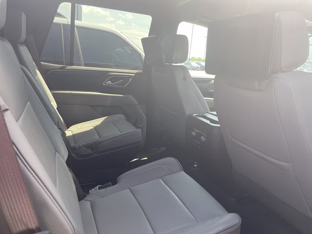 2024 Onyx Black GMC Yukon SLT RWD SUV