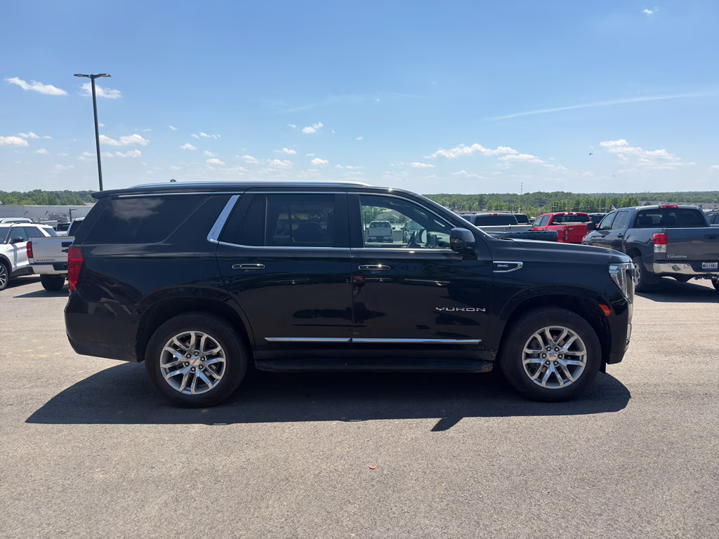 2024 Onyx Black GMC Yukon SLT RWD SUV