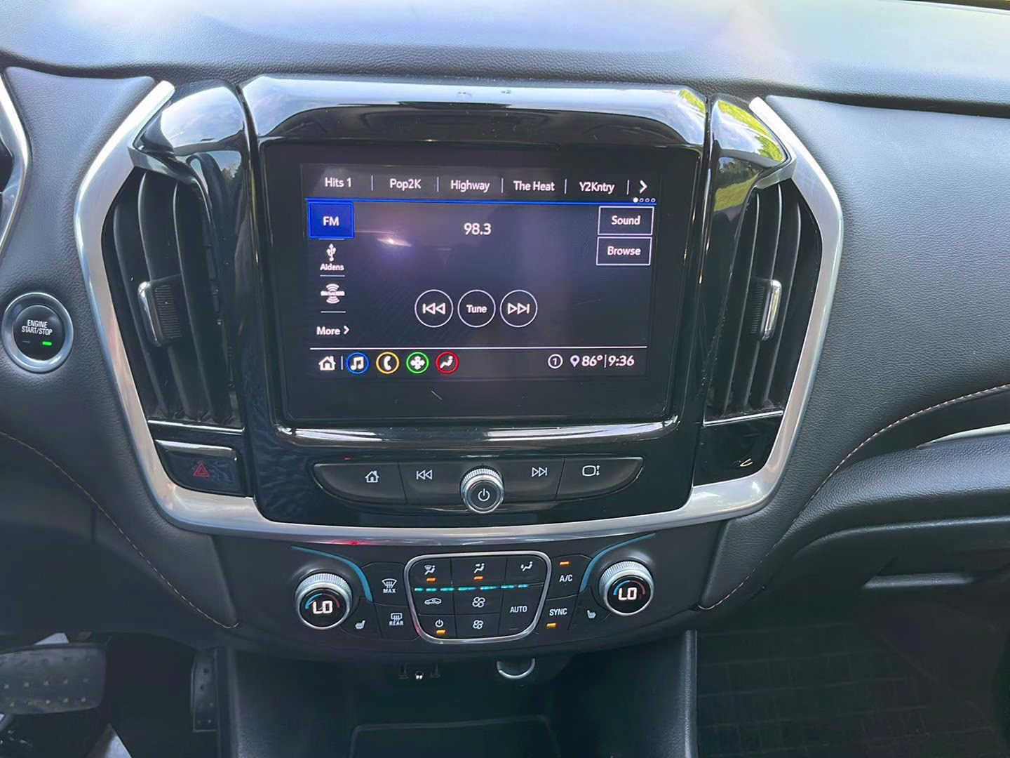 2020 Mosaic Black Metallic Chevrolet Traverse LT Cloth AWD SUV