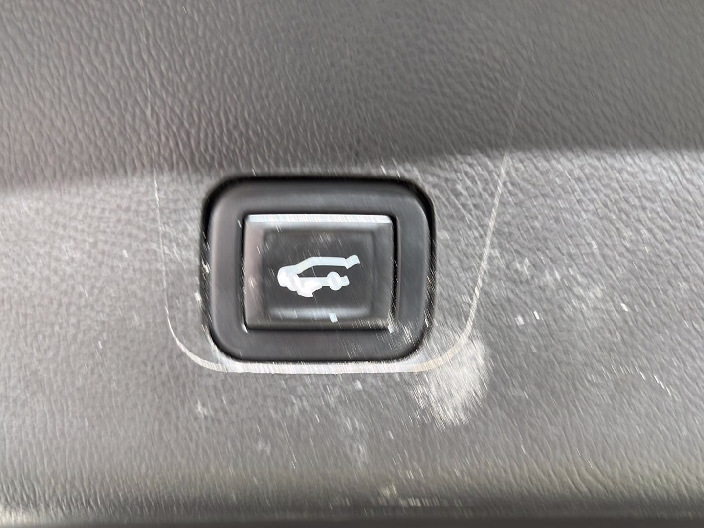 2020 Mosaic Black Metallic Chevrolet Traverse LT Cloth AWD SUV