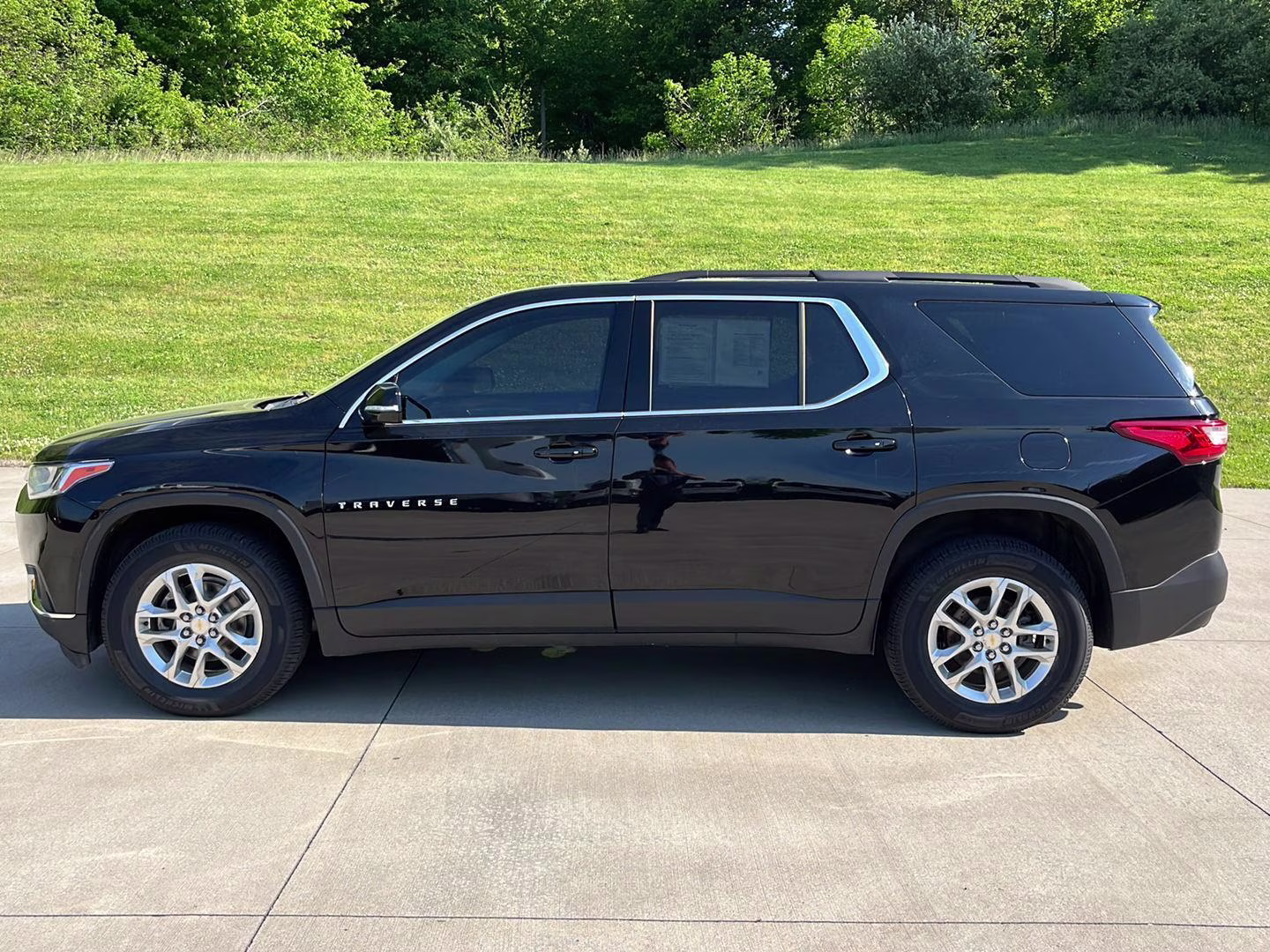 2020 Mosaic Black Metallic Chevrolet Traverse LT Cloth AWD SUV