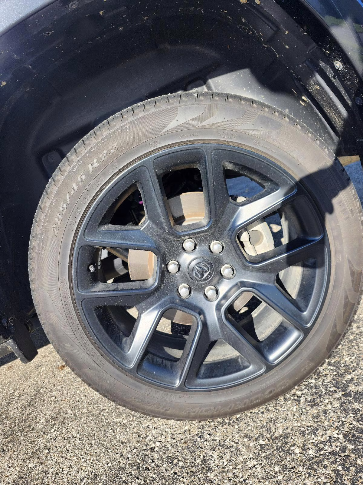 2025 Diamond Black Crystal Pearlcoat Ram 1500 Laramie 4X4 Truck