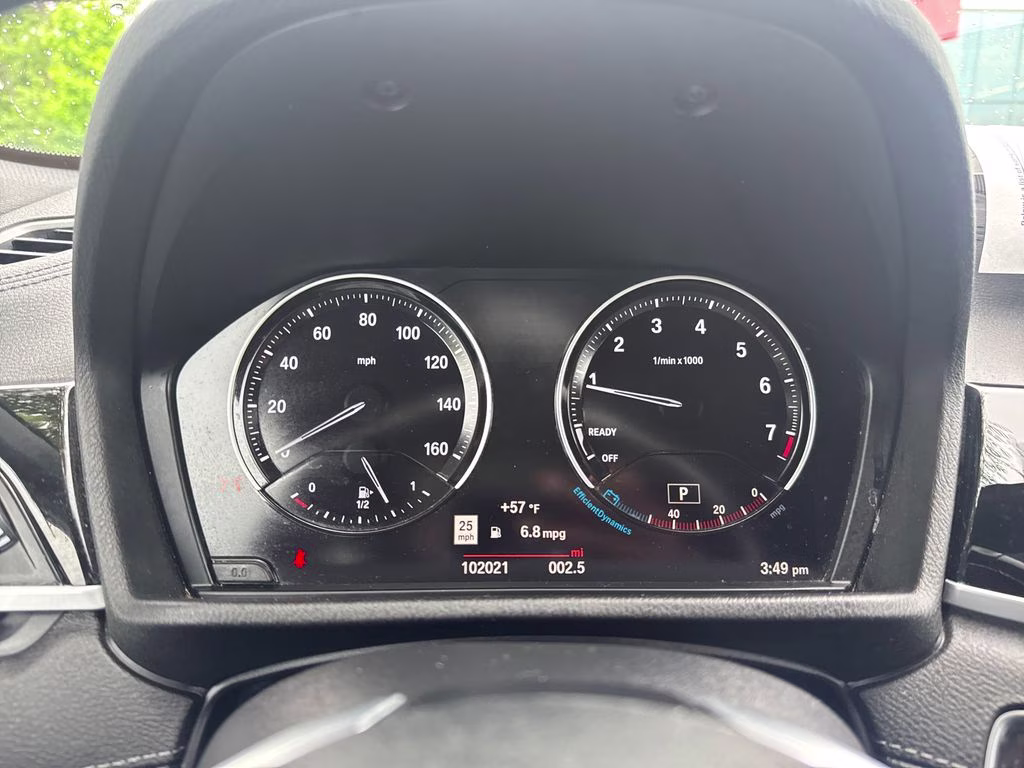 2022 Mineral White Metallic BMW X2 xDrive28i AWD SUV