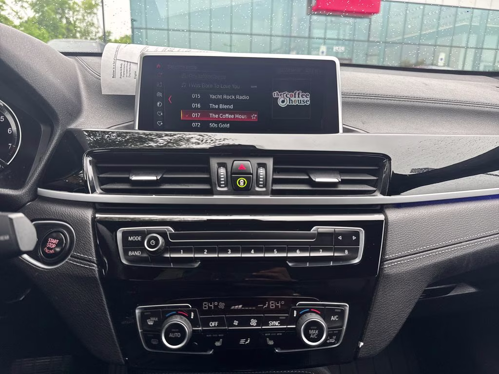 2022 Mineral White Metallic BMW X2 xDrive28i AWD SUV
