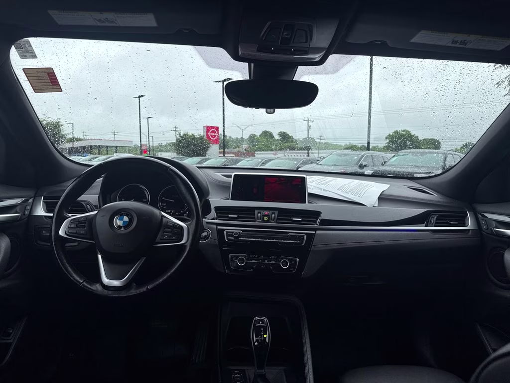 2022 Mineral White Metallic BMW X2 xDrive28i AWD SUV