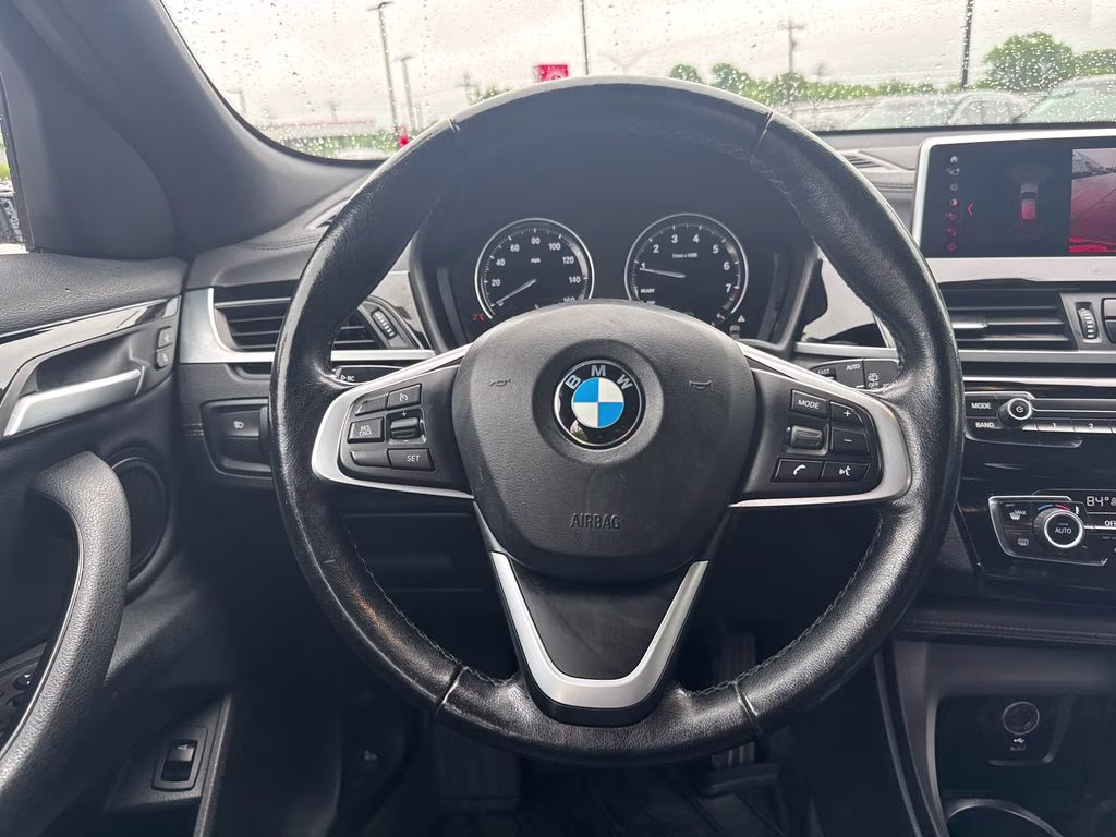 2022 Mineral White Metallic BMW X2 xDrive28i AWD SUV