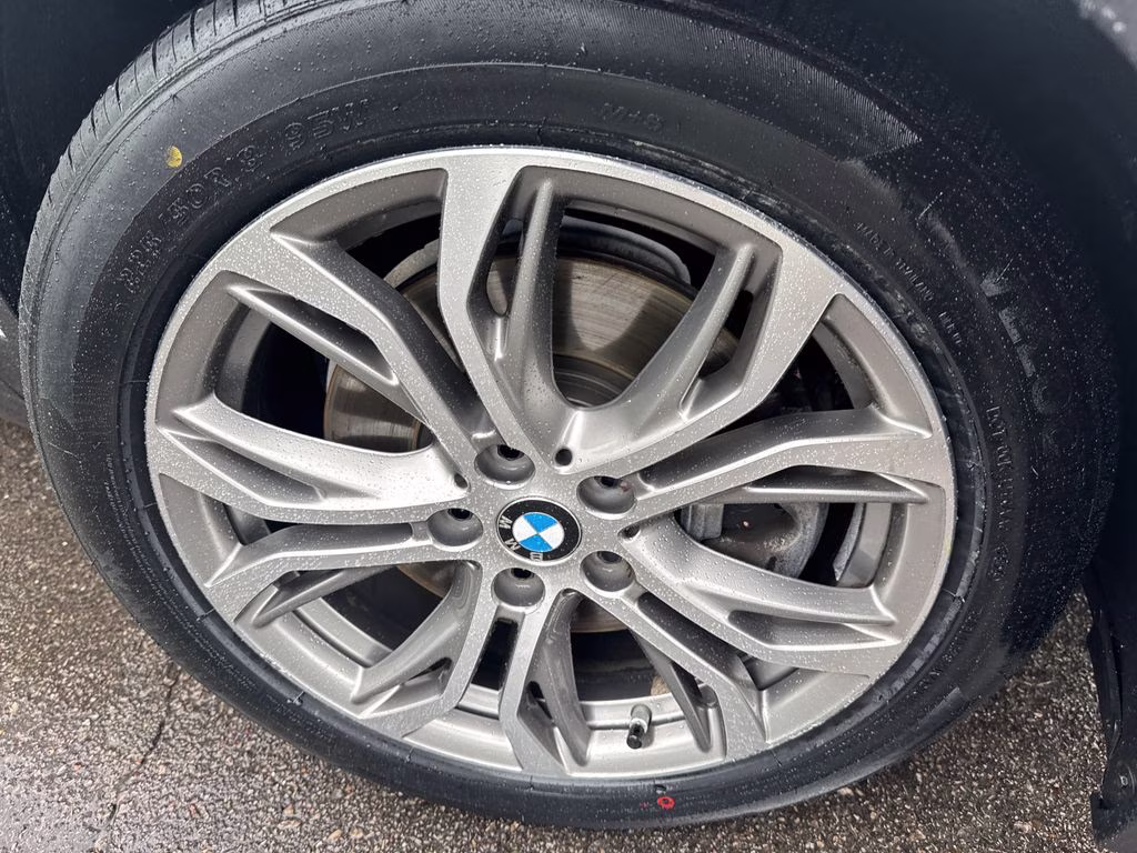 2022 Mineral White Metallic BMW X2 xDrive28i AWD SUV