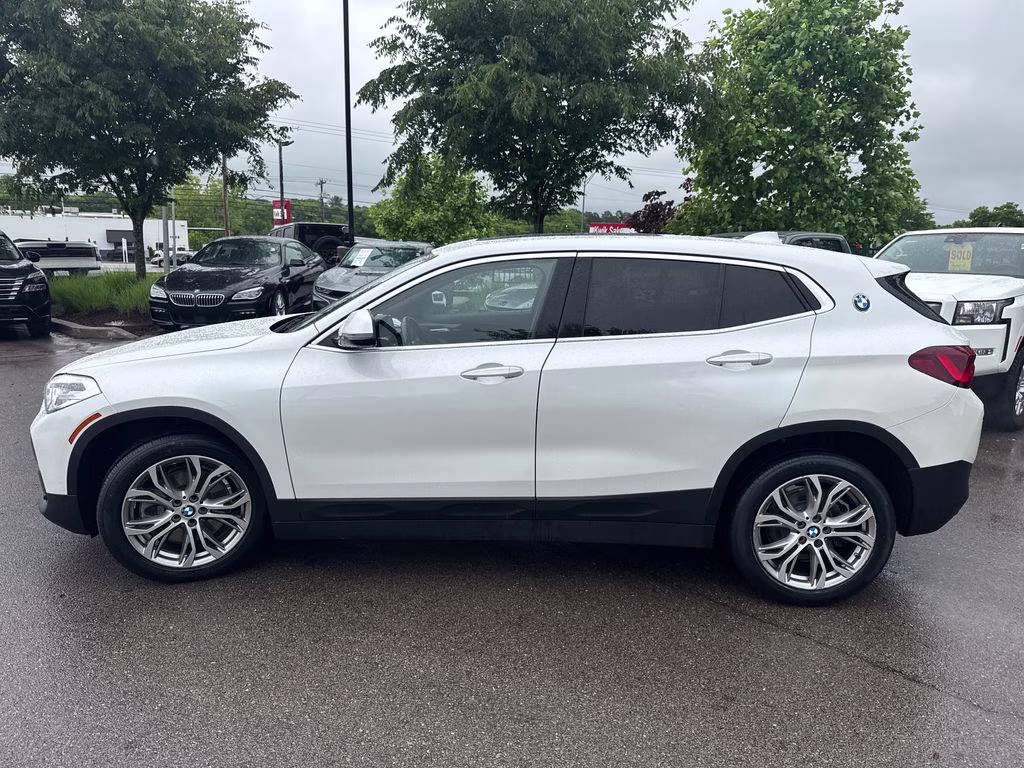 2022 Mineral White Metallic BMW X2 xDrive28i AWD SUV