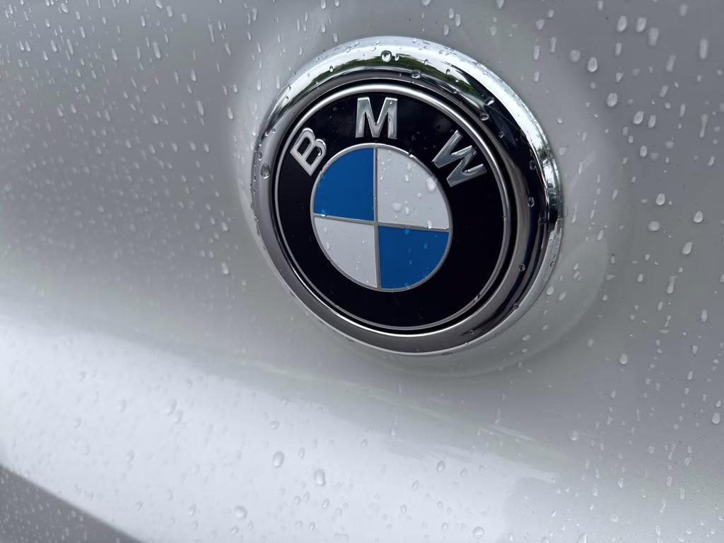 2022 Mineral White Metallic BMW X2 xDrive28i AWD SUV
