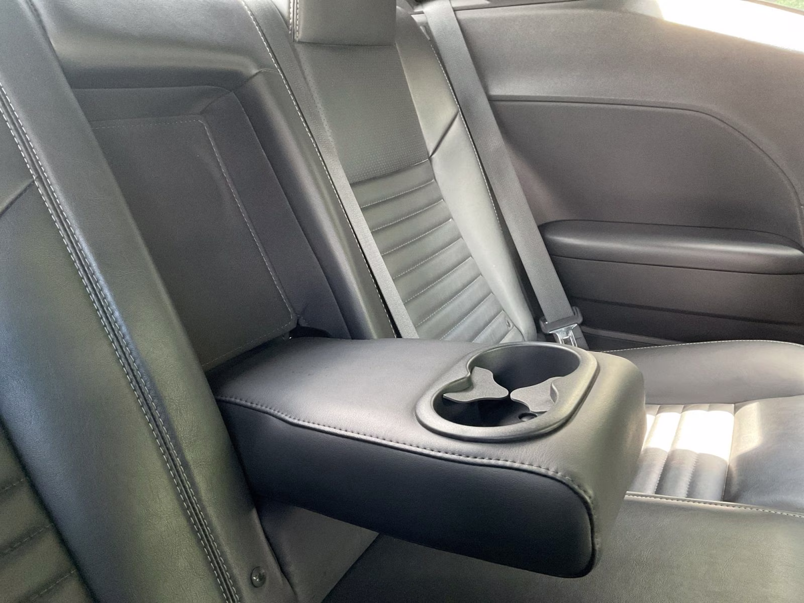 2014 Billet Silver Metallic Clearcoat Dodge Challenger R/T RWD Coupe