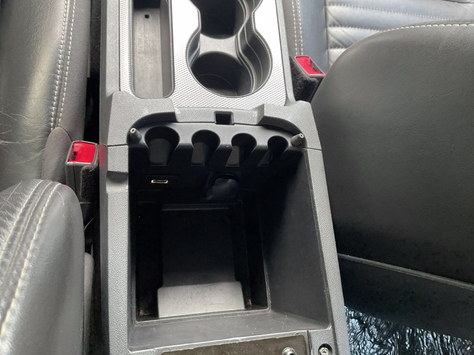2014 Billet Silver Metallic Clearcoat Dodge Challenger R/T RWD Coupe