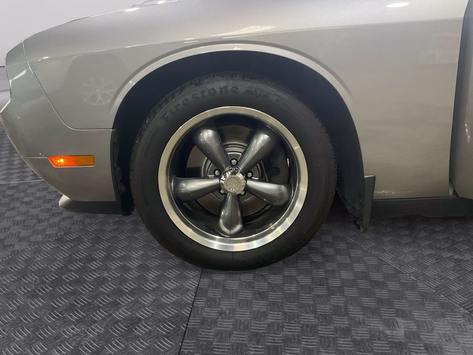 2014 Billet Silver Metallic Clearcoat Dodge Challenger R/T RWD Coupe