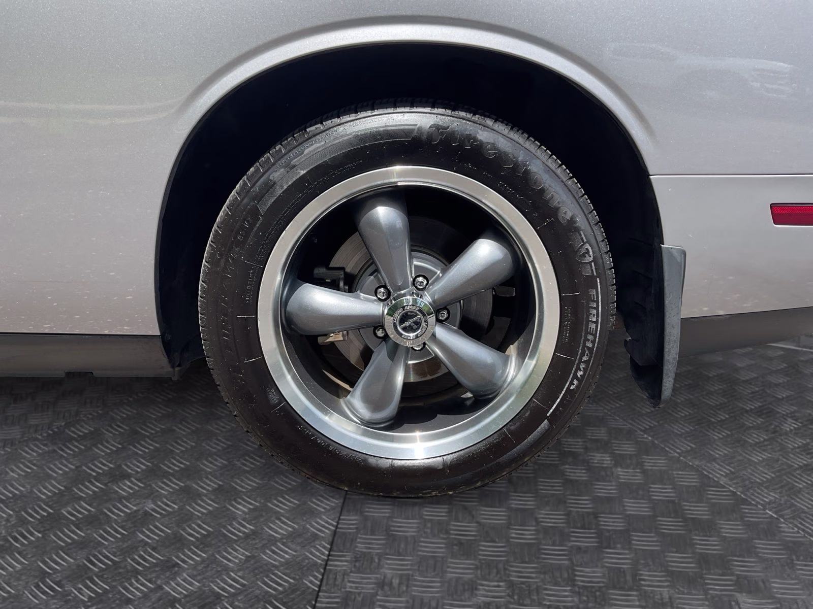 2014 Billet Silver Metallic Clearcoat Dodge Challenger R/T RWD Coupe
