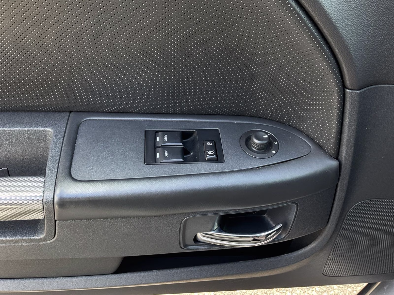 2014 Billet Silver Metallic Clearcoat Dodge Challenger R/T RWD Coupe