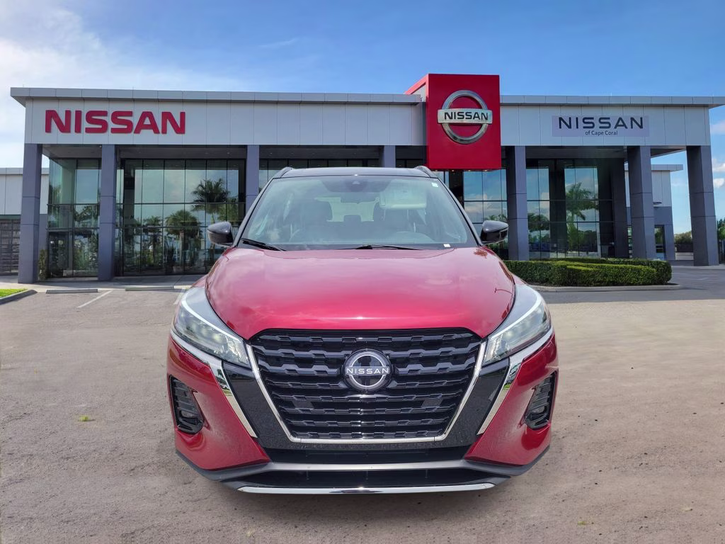 2023 Scarlet Ember Tintcoat/Super Black Nissan Kicks SR FWD SUV