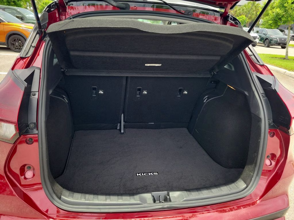2023 Scarlet Ember Tintcoat/Super Black Nissan Kicks SR FWD SUV
