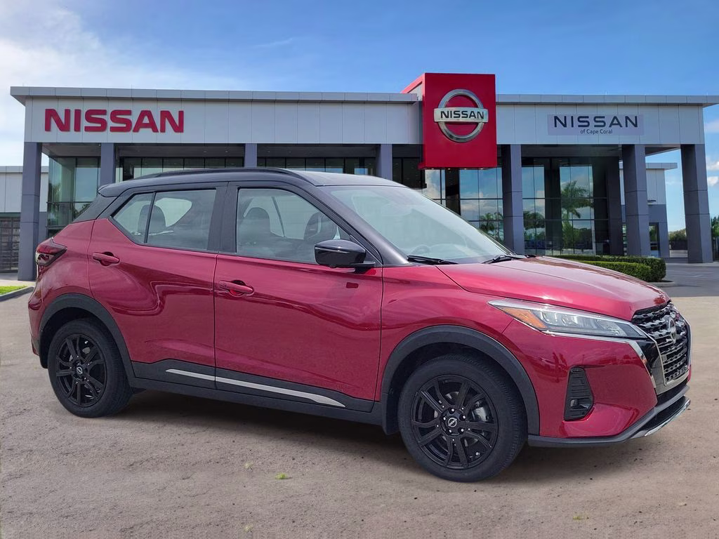 2023 Scarlet Ember Tintcoat/Super Black Nissan Kicks SR FWD SUV