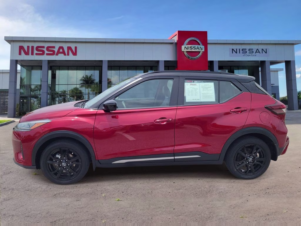 2023 Scarlet Ember Tintcoat/Super Black Nissan Kicks SR FWD SUV