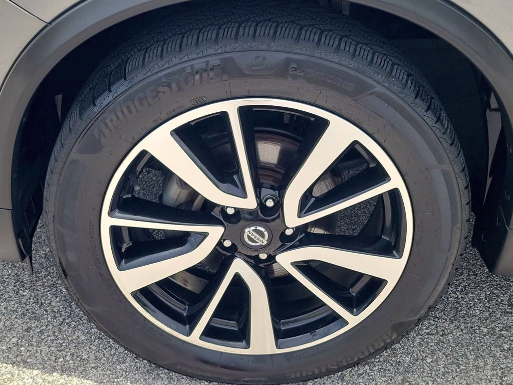 2019 Gun Metallic Nissan Rogue SL FWD SUV