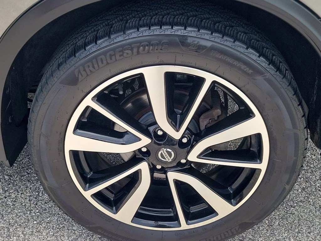 2019 Gun Metallic Nissan Rogue SL FWD SUV