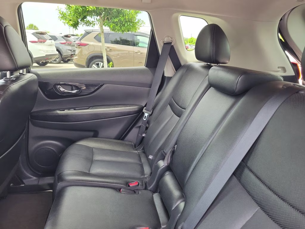 2019 Gun Metallic Nissan Rogue SL FWD SUV