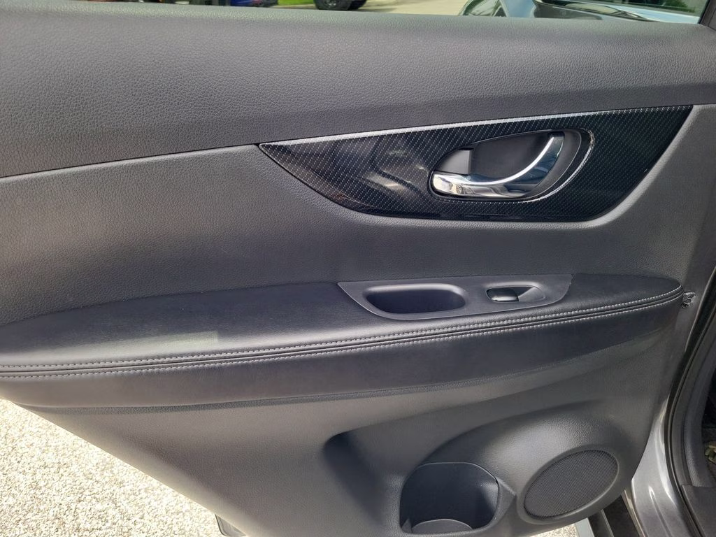 2019 Gun Metallic Nissan Rogue SL FWD SUV