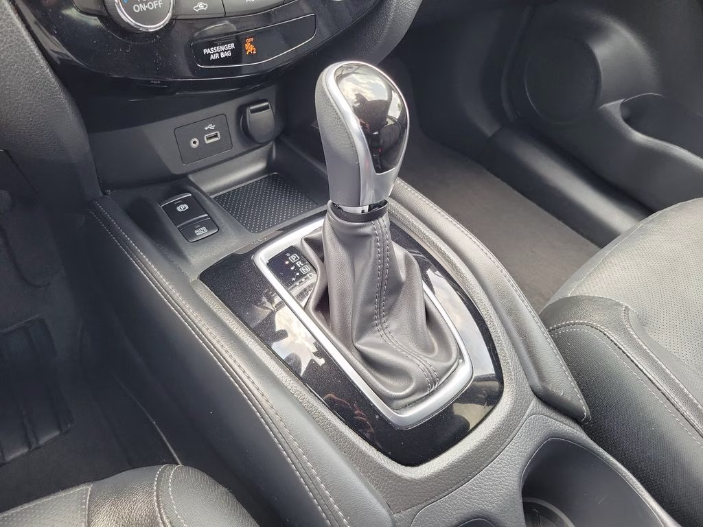 2019 Gun Metallic Nissan Rogue SL FWD SUV