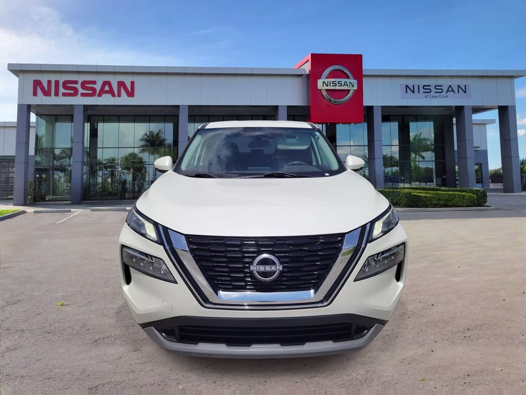 2023 Pearl White Tricoat Nissan Rogue SV FWD SUV